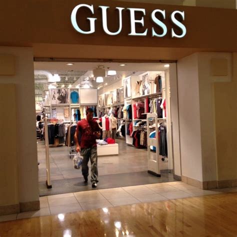 Laredo TX Guess Clothing Stores .